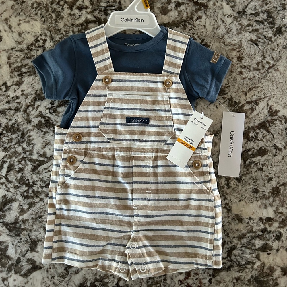 Overall shorts and shirt outfit set 💙